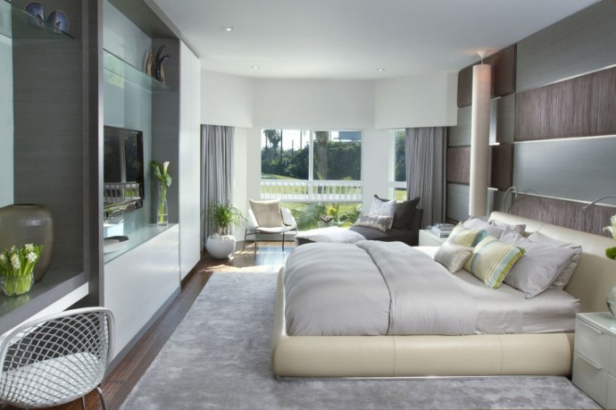 elegant-bedroom-with-huge-bedding-in-neutral-tones